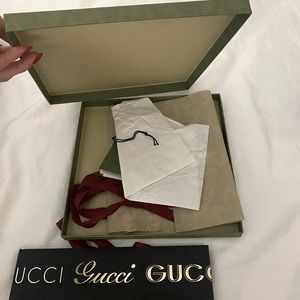 Gucci scarf box 📦 with Gucci shopping bag